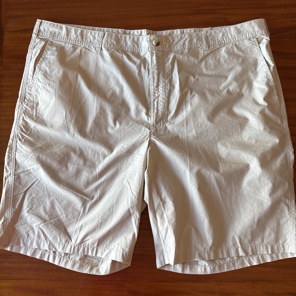 Men's Columbia Chinos 48 Waist 10" Inseam‎ Shorts Excellent Light Khaki